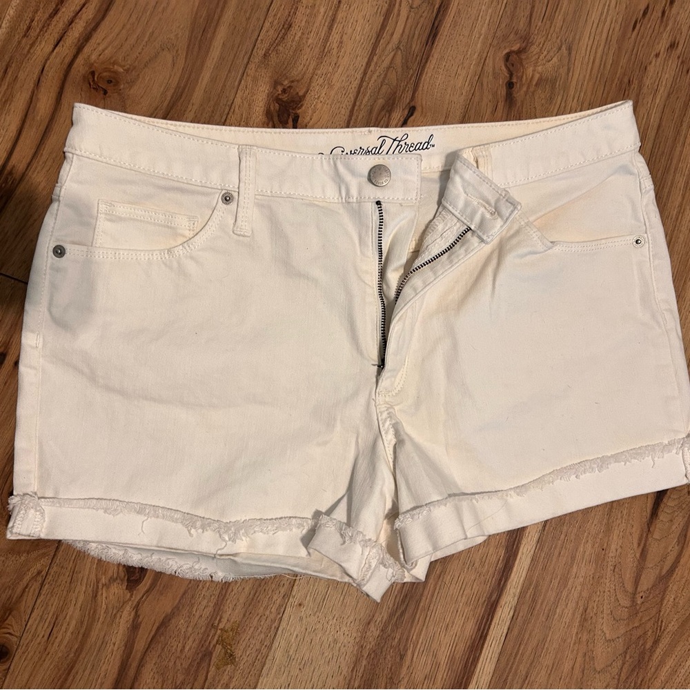 Universal Thread Women's White Shorts
